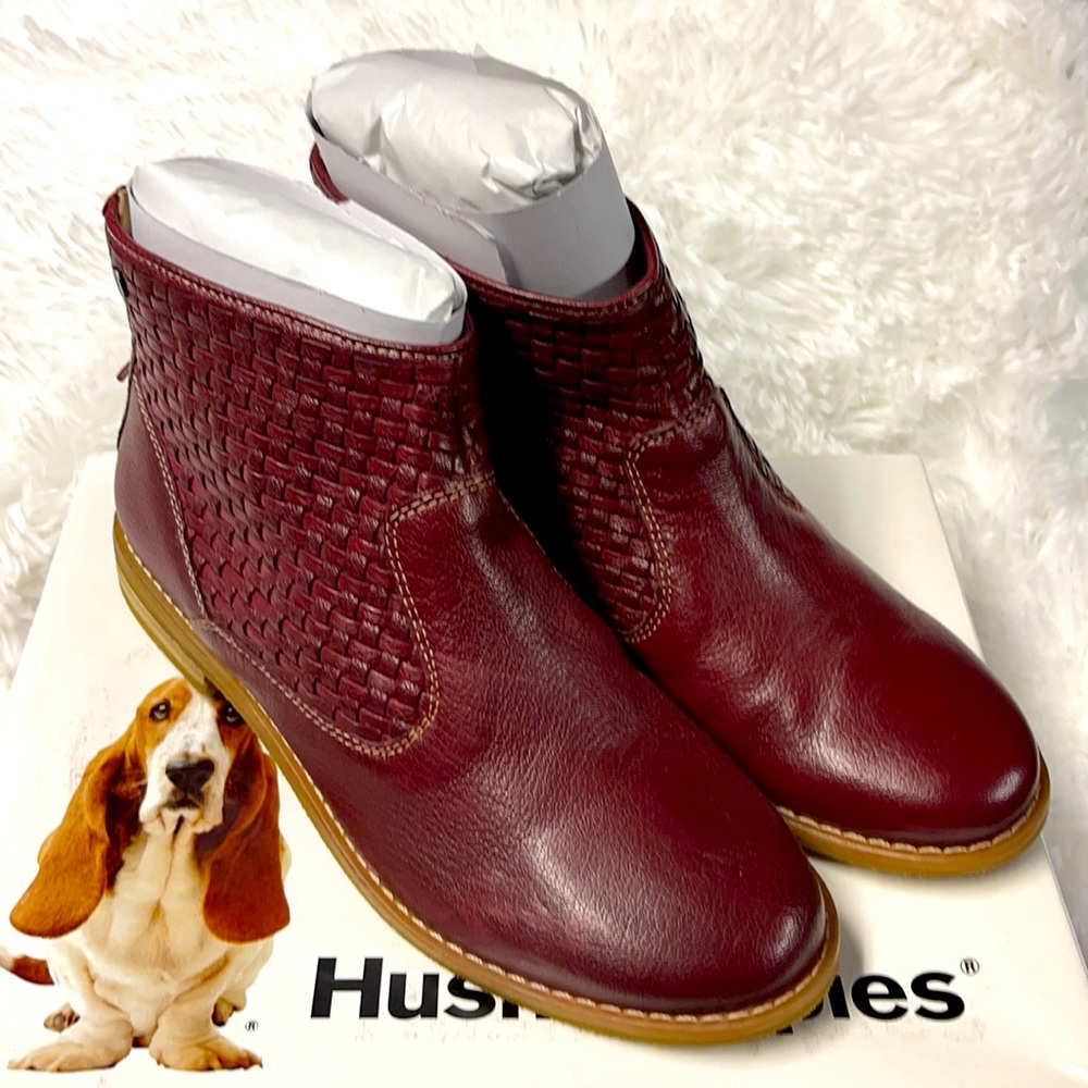 Burgundy Leather Booties (NWOT) size 7.5 (see description) Hush Puppies Brand